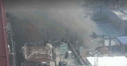 রাজধানীর হাতিরপুলে একটি বাসায় ভয়াবহ আগুন