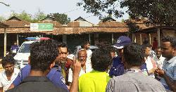 মুরগির বিষ্ঠার ভাগ নিয়ে বিএনপি-জামায়াতে দ্বন্দ্ব, হামলা-‘লুটপাট’