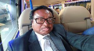 চীন সফরে মেগাস্টার উজ্জল, জানালেন স্বপ্নের কথা