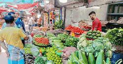 চড়া সবজির বাজার, বেশিরভাগের দাম ১০০ টাকার বেশি