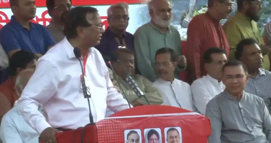 সমাবেশ মঞ্চে প্রধানমন্ত্রী তারেক রহমান