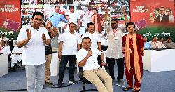 একটি মহল রাজনীতির নামে বিভ্রান্তি ছড়াচ্ছে, সতর্ক থাকুন : প্রধানমন্ত্রী