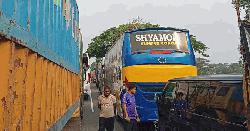 ঢাকা-চট্টগ্রাম মহাসড়কে দীর্ঘ যানজট, দুর্ভোগ
