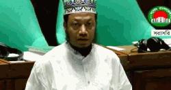 খুচরার অভাবে ৮০ পয়সা বেশি দিয়ে সিগারেট কিনতে হচ্ছে