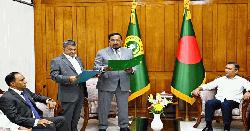 চট্টগ্রাম-২ আসনের সংসদ সদস্য সরোয়ার আলমগীরের শপথ গ্রহণ অনুষ্ঠিত