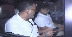 ধরনার জেরে আটক, কয়েক ঘণ্টা পর পুলিশ ছাড়লো রাহুল-প্রিয়াঙ্কাকে