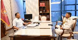 প্রধানমন্ত্রীর সঙ্গে বিদায়ী নৌবাহিনী প্রধানের সাক্ষাৎ