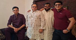 মিশা সওদাগরের বাসায় এক ফ্রেমে নব্বই দশক