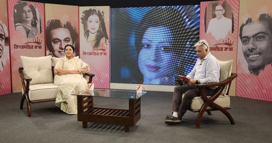 শবনমের সাক্ষাৎকার গ্রহণ করছেন এনিগমা টিভির সিইও ফাহমিদুল ইসলাম শান্তনু। ছবি- রাসেল