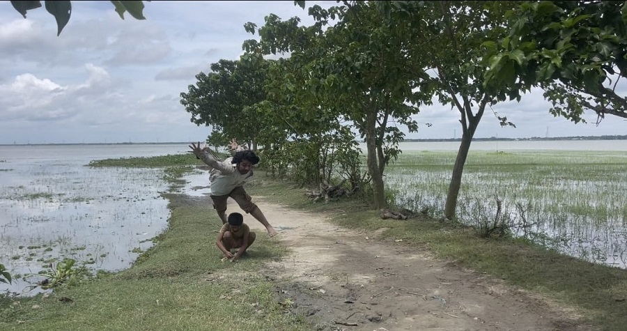 নাওবিবিতে দুর্দান্ত একটি দৃশ্যে মাহাফুজ মুন্না ও নেহান। ছবি : নাওবিবি টিম
